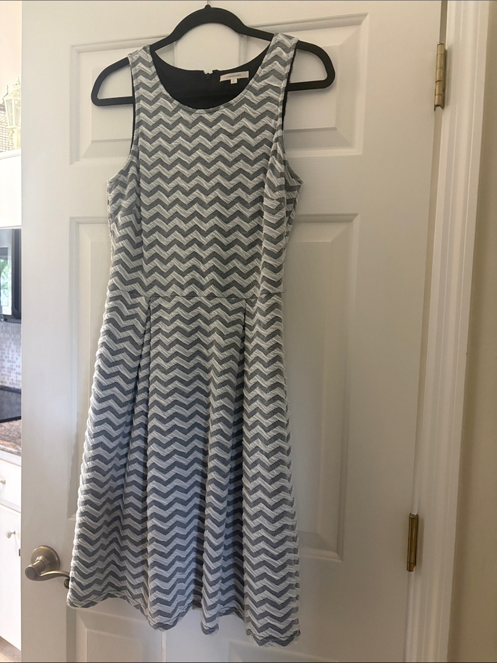 Stitch Fix 41 Hawthorn Jace Gray & White Chevron Fit & Flare Dress Size Medium
